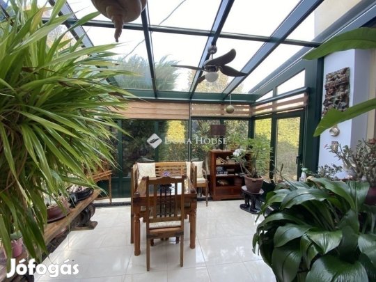 Hangulatos villaépület a 16. kerületben