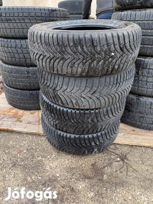 Hankook 195/60 R 15 téligumi garnitúra jó állapotban eladó