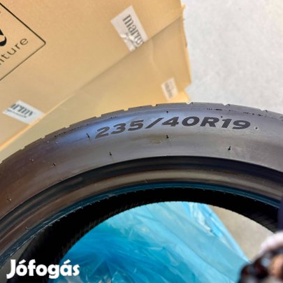 Hankook 235/40 R19 Nyári Gumi