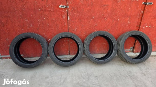 Hankook 255/40 R19 használt téligumi szett