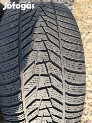 Hankook téli 1 pár 275/40 R20 Dot 23 és 21