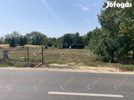 Harasztifalui eladó 1576 nm-es telek