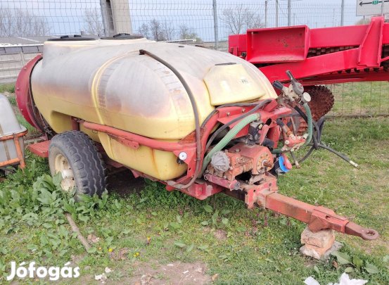 Hardi 2000 literes axiálventoros vegyszerező