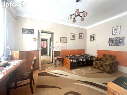 Harkányi 115 nm-es ház eladó