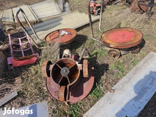 Hárokerekü molnárkocsi anyag mozgato hegesztö asztal forgó