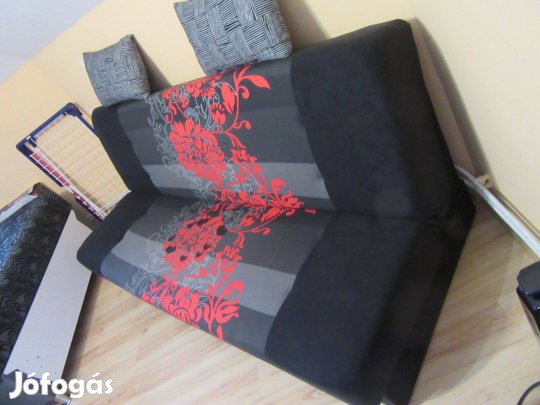 Három Személyes Ágyazható Kanapé