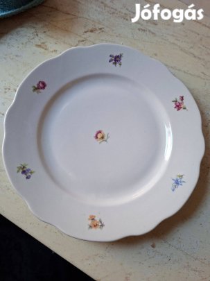 Három darab Zsolnay virágmintás tányér eladó