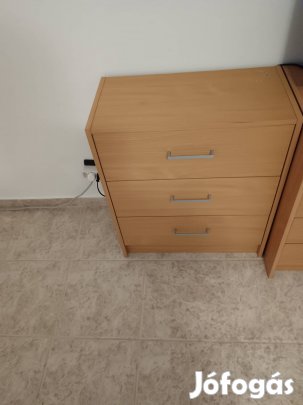 Három fiókos komód eladó. 