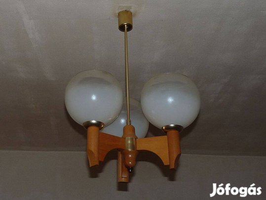 Három karos, faszerkezetű csillár