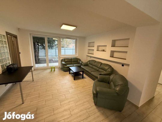 Három részes 3+2+1 eredeti bőr ülőgarnitúra eladó