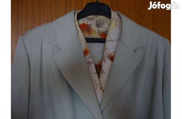 Három részes kosztüm L méretben