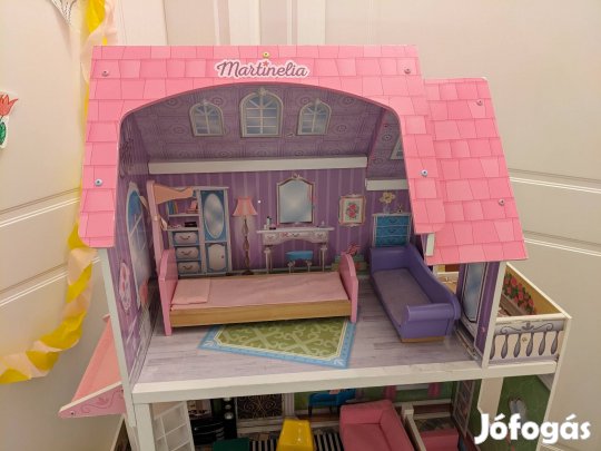 Három szintes babaház