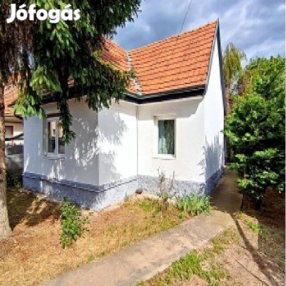 Három szobás családi ház eladó Veresegyházon