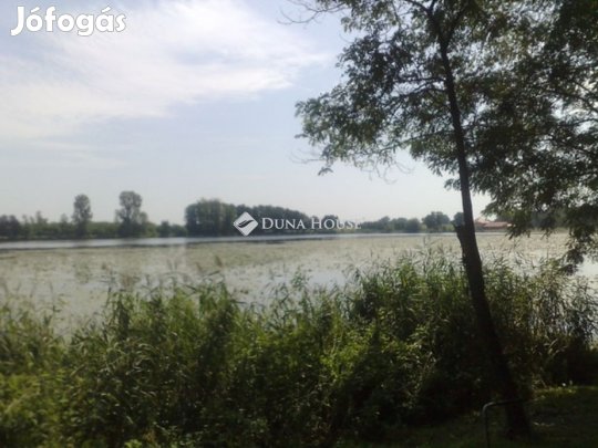Háromfai eladó 15546 nm-es telek