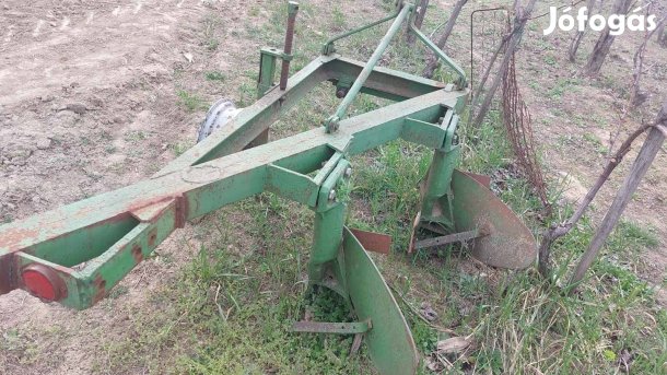 Háromfejeseke eladó