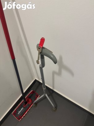 Háromlábú állítható járóbot