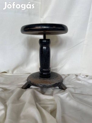 Háromlábú fa zongoraszék