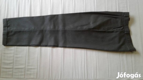 Háromrészes öltöny