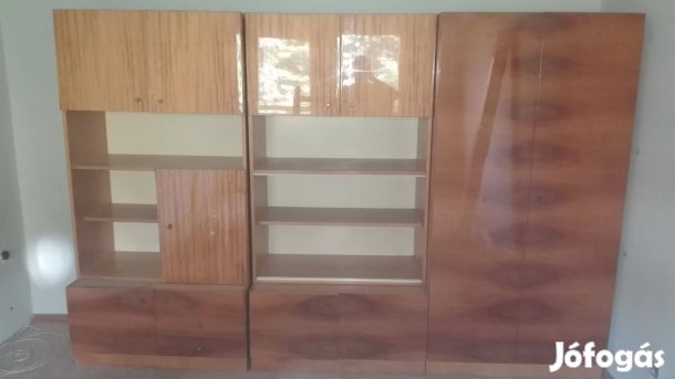 Háromrészes szekrénysor