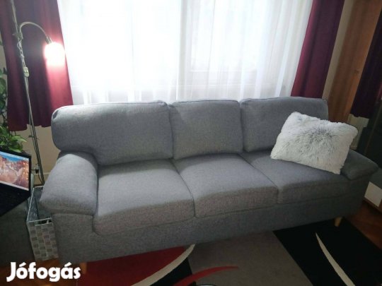 Háromszemélyes szürke kanapé