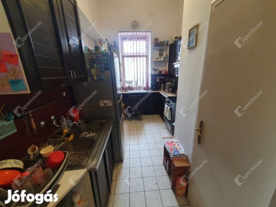 Háromszobás földszinti lakás eladó Nagykanizsán.