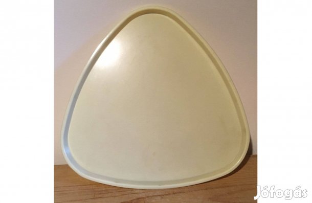 Háromszög műanyag tálca - fehér