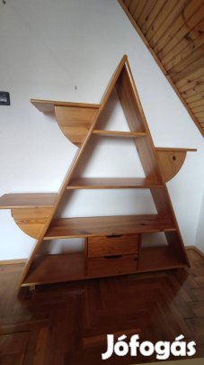 Háromszögletű fenyőfapolc, szép, megkímélt állapotban eladó!