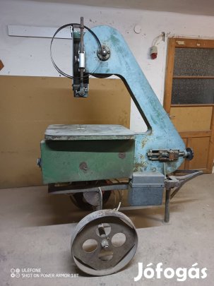 Háromtárcsás szalagfűrész