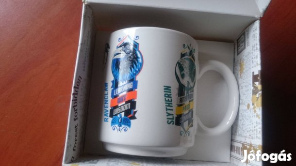 Harry Potter Hogwarts House 4 címeres bögre dobozában