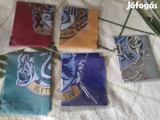 Harry Potter - Roxfort házak minizászlói + minizászló-füzér