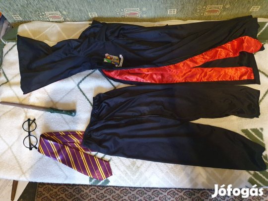 Harry Potter jellegű jelmez-Köpeny, szemüveg, pálca, nyakkendő