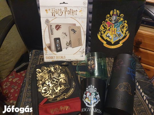 Harry Potter kollekció - pohár, neszeszer, matrica szett, füzetborító