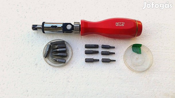 Hart Racsnis csavarhúzó csuklós fejjel, bit tárolóval + 12 db bit