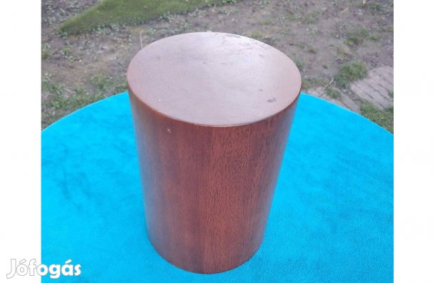 Hasáb alakzatú tömörfa, tömör fa. Tökéletes papír nehezéknek