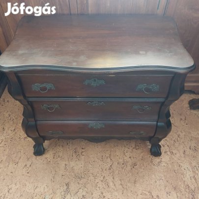 Hasas fiókos komód.