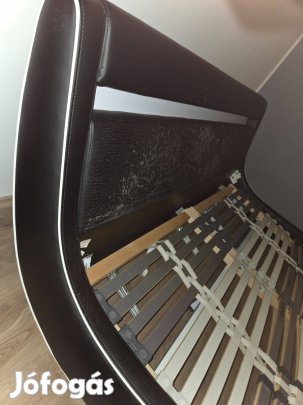 Használt 2 személyes francia ágy 2 fekete huzatos szivaccsal