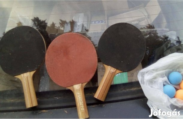 Használt 3 db pinpong ütő, labdákkal. Kihasználatlan. Egyben 2700 ft