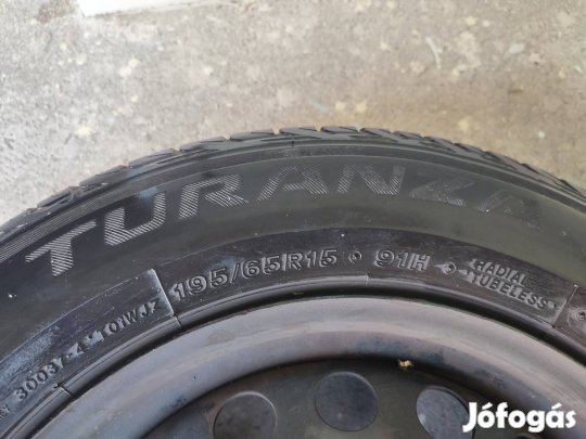 Használt Bridgestone lemezfelnis nyári gumi garnitúra (4db)