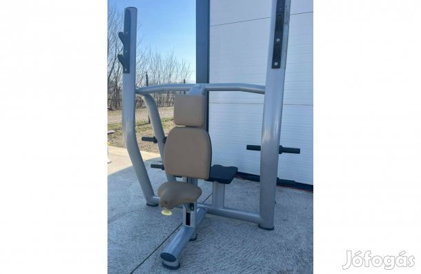 Használt Technogym Selection Vállnyomó pad