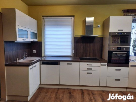 Használt, gépesített konyhabútor