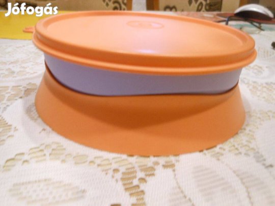 Használt babaetetó talpas fedeles tupperware kerek tálka