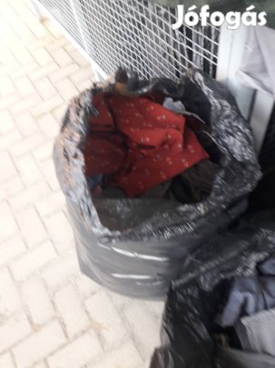 Használt bálás ruha.