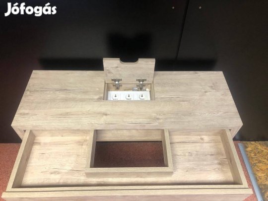 Használt előszoba szekrény eladó!