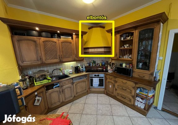 Használt fa előlapos antikolt konyhabútor (Budaörs)