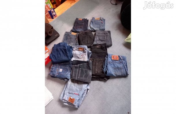 Használt farmer nadrágok újra gondolásra, varrásra