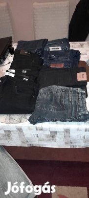 Használt férfi farmernadrág