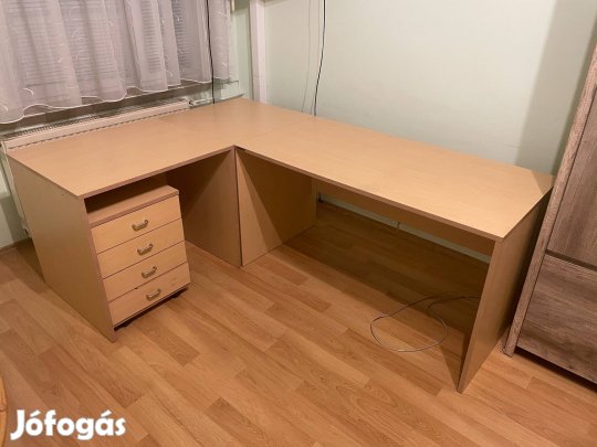 Használt íróasztal