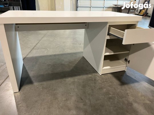 Használt íróasztal