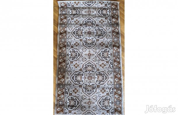 Használt,jó állapotú szőnyeg