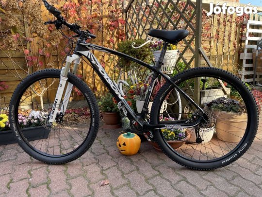 Használt jó állpotú Poison Graphite 29er carbon vázas MTB (USA)